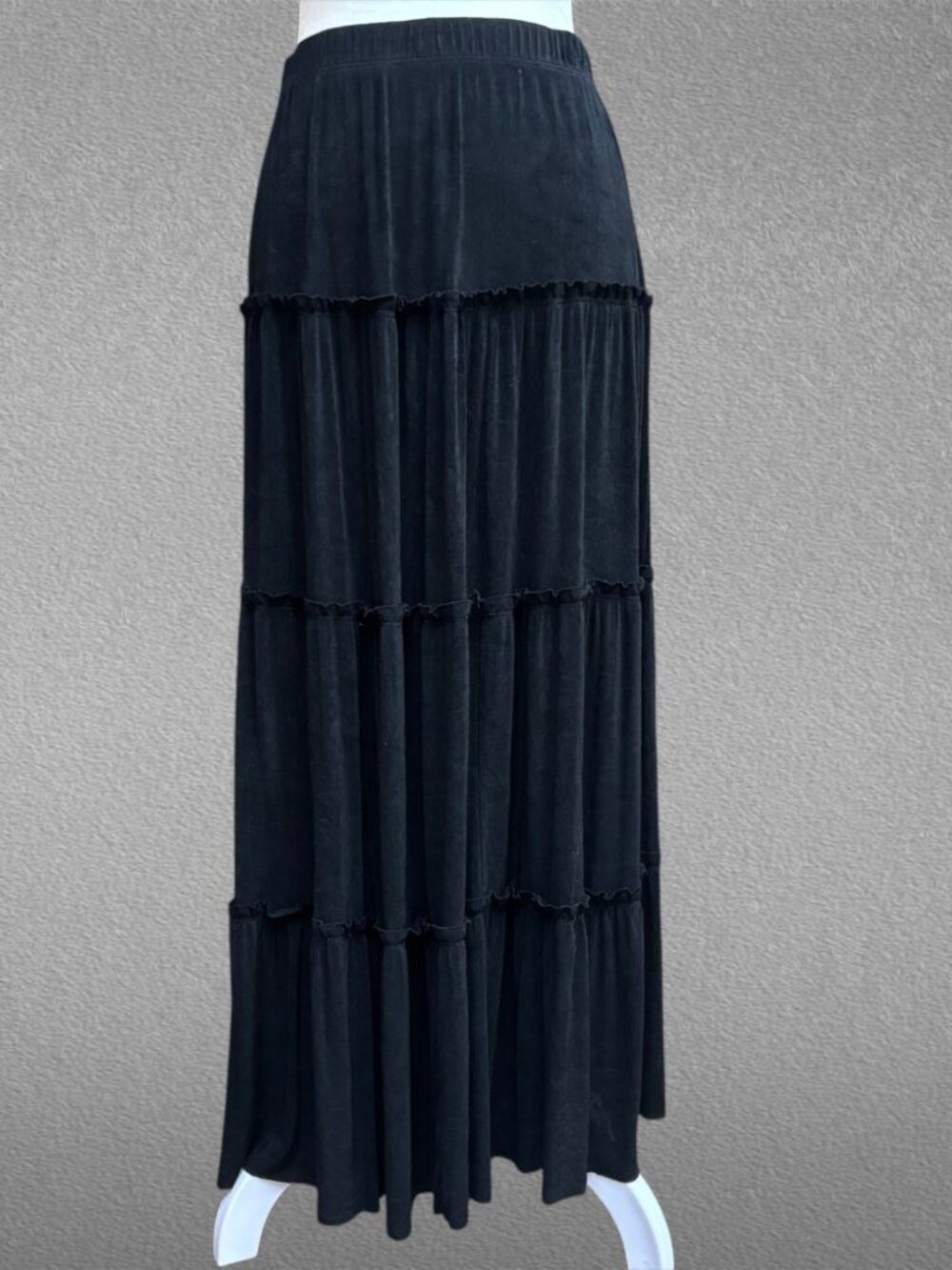 Travel Collection Black Slinky Knit Tiered/Ruffled Maxi Length Skirt (Sz 1X)